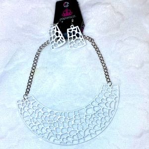 Paparazzi White Stone Necklace & Earring Set Paparazzi Necklace and Earring Set